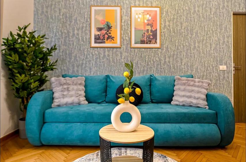 Apartament cu 2 camere semidecomandat în P-ța Romană