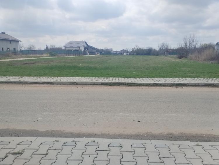 Teren Construcții intravilan de 450 mp, în Dragomirești-Vale