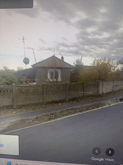 Casă cu 4 camere în Izvorălu