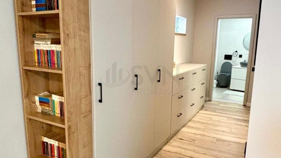Apartament cu 3 camere decomandat, mobilat în P-ța Romană