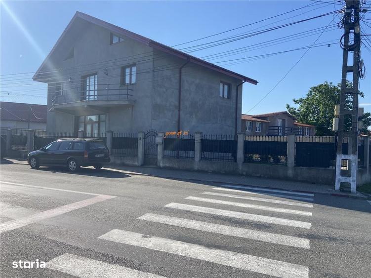 Casă cu 4 camere în Golești