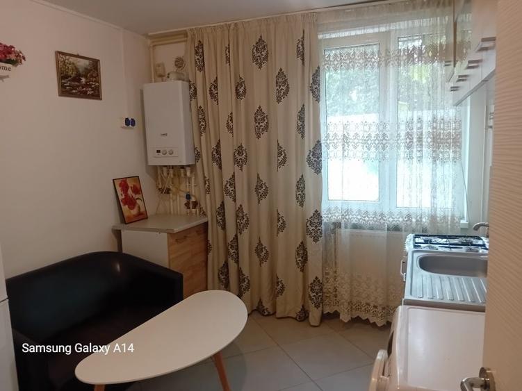 Garsonieră decomandată în Central