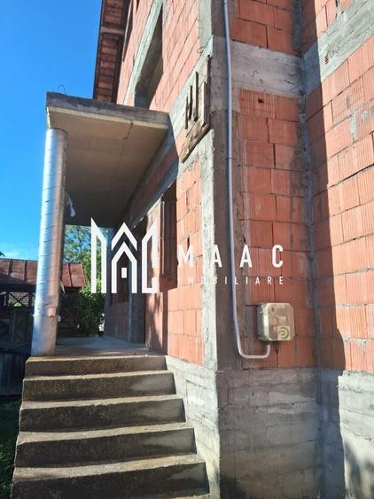 Casă cu 4 camere cu Canalizare în Olanu
