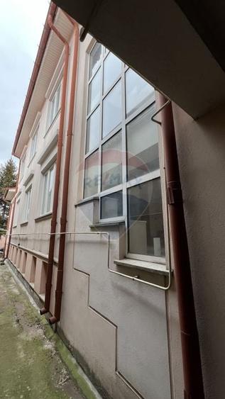 Casă cu 6 camere cu Teren 294 Mp în Gării