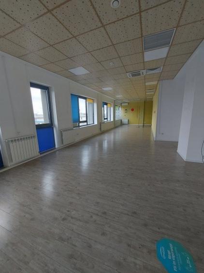 Birou, de 120 mp, în P-ța Unirii