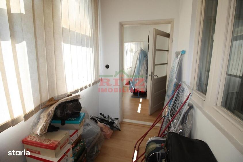 Apartament cu 4 camere decomandat în Orașul de Jos