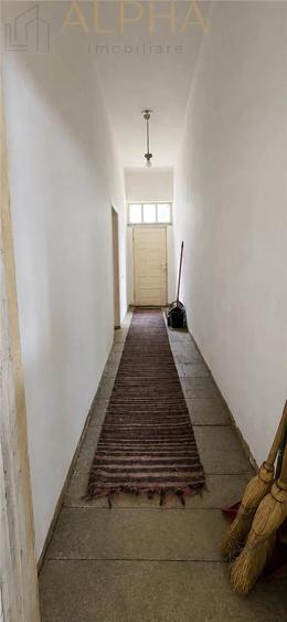Casă cu 5 camere cu Teren 2320 Mp în Herina