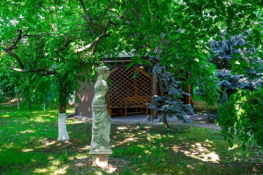 Casă individuală cu 6 camere cu Piscina în Nord