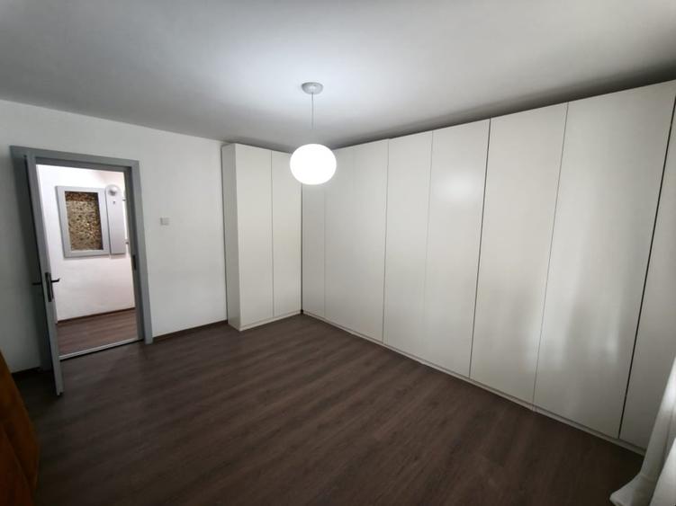 Apartament cu 2 camere decomandat, mobilat în Lenin