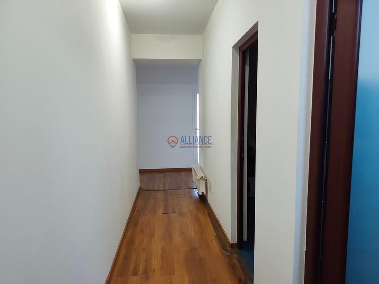 Birou, de 35 mp, în Central
