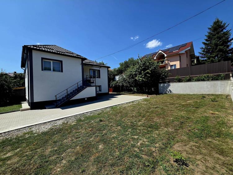 Casă cu 4 camere cu Teren 680 Mp în Central