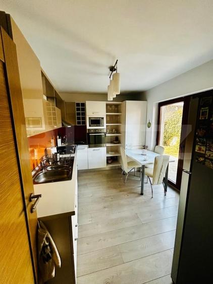 Casă individuală cu 5 camere cu Teren 237 Mp în Florești