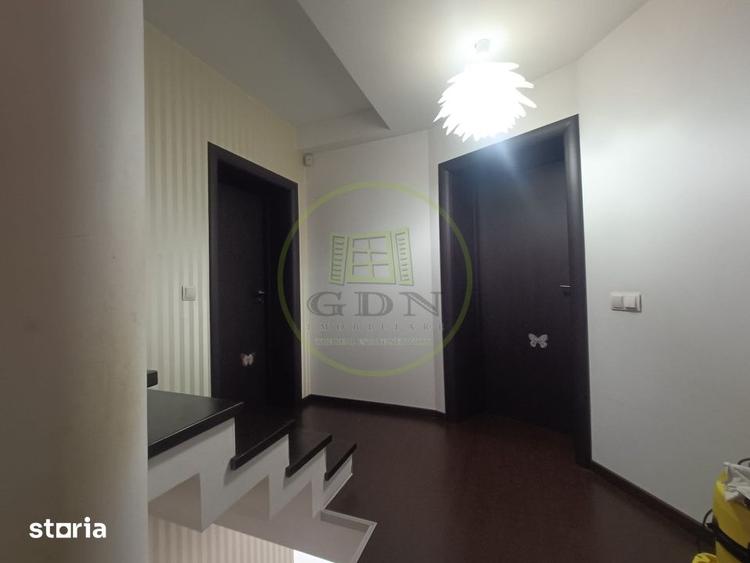 Casă cu 5 camere cu Teren 1600 Mp în Central