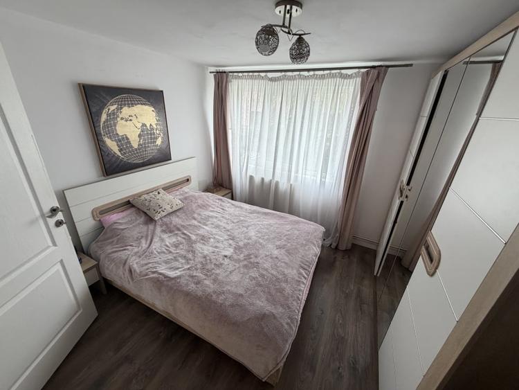 Duplex cu 3 camere cu Canalizare în Cetate