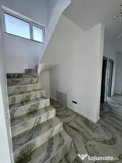 Casă cu 4 camere cu Teren 420 Mp în Săsar