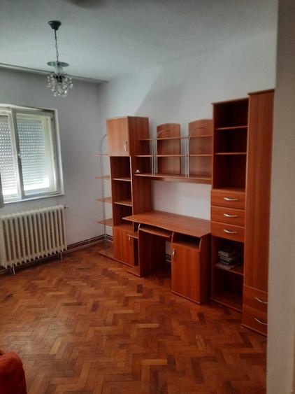Apartament cu 2 camere nedecomandat în Central