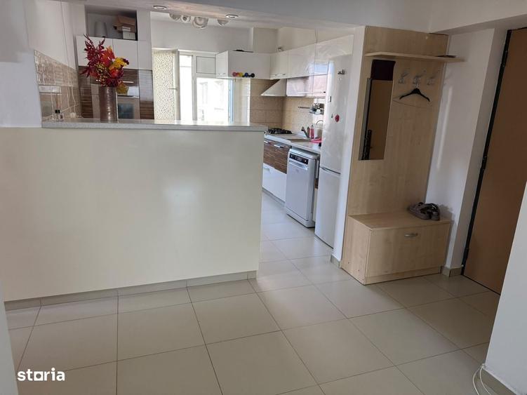 Apartament cu 3 camere în Mihai Bravu
