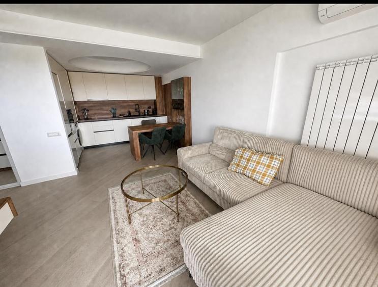Apartament cu 3 camere decomandat, mobilat în Voluntari