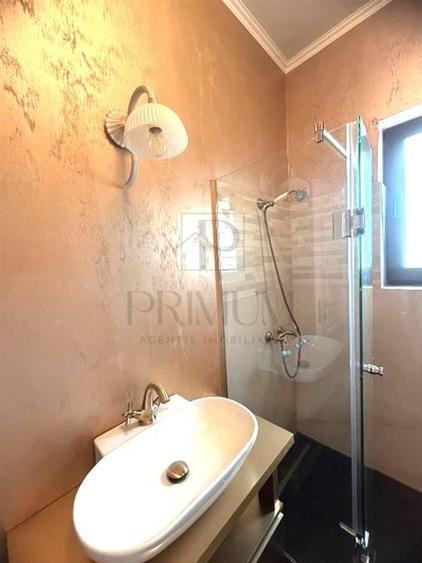 Apartament cu 3 camere decomandat în Dumbrăvița