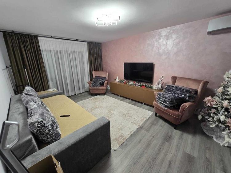 Apartament cu 3 camere decomandat în Central