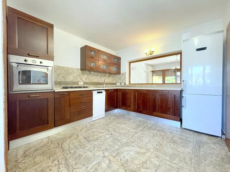 Casă cu Teren 328 Mp în Torontalului