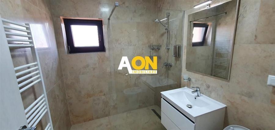 Apartament cu 3 camere decomandat, mobilat în Cetate