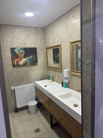 Spațiu comercial, de 270 mp, în Exterior Est
