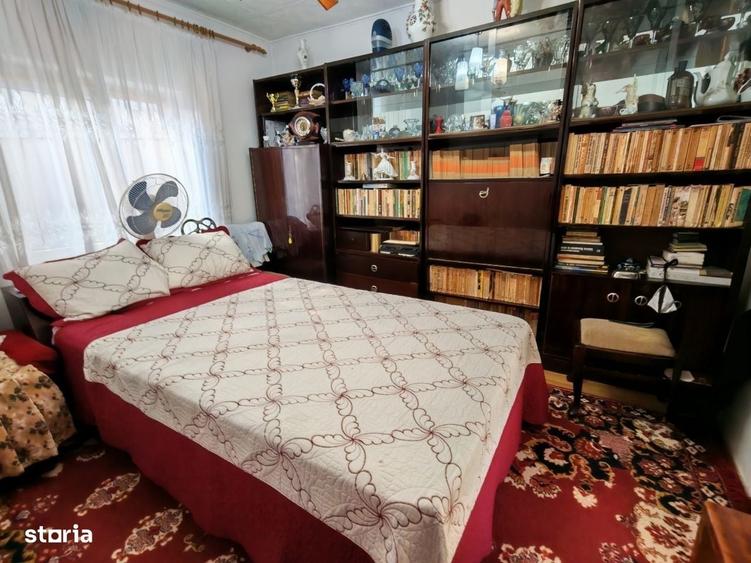 Casă cu 3 camere decomandat cu Teren 1540 Mp în Central