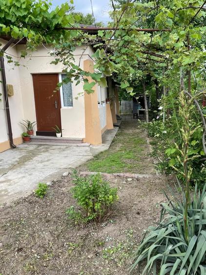 Casă cu 3 camere cu Teren 1150 Mp în Fusea