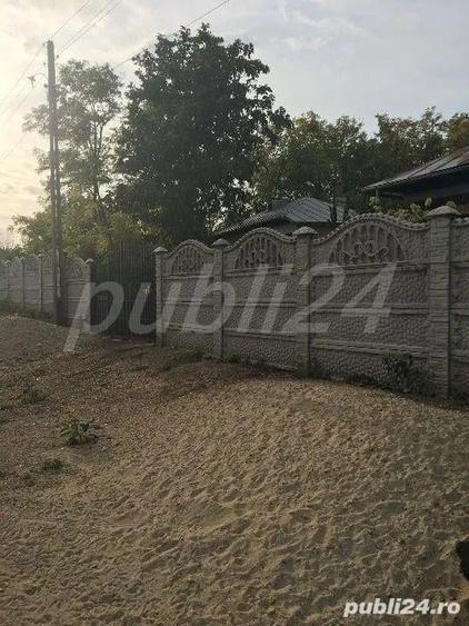 Casă cu 3 camere cu Teren 2000 Mp în Spătărei