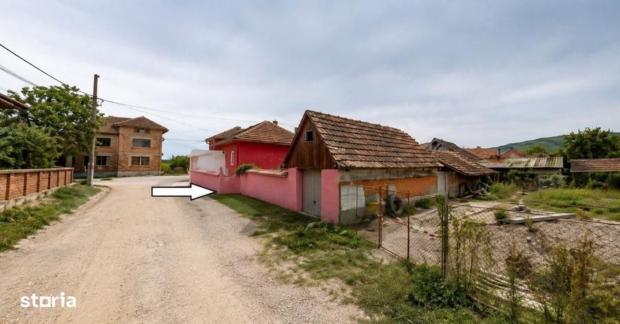 Casă cu 4 camere în Lunca