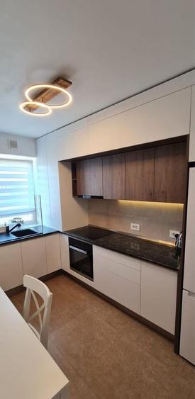 Apartament cu 2 camere decomandat, mobilat în Tractorul