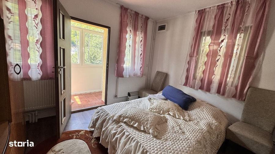Casă cu 4 camere cu Teren 5344 Mp în Rucăr