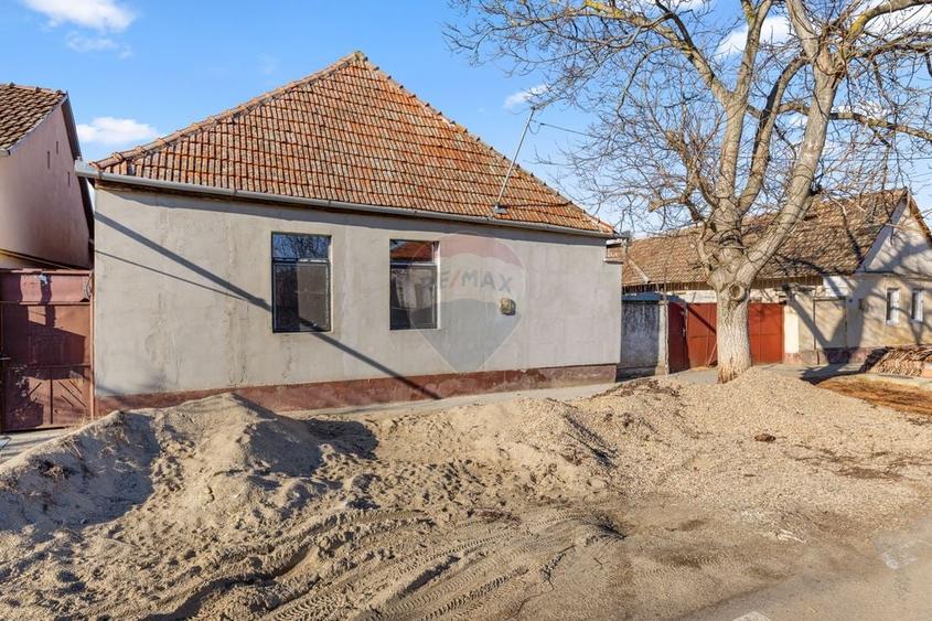 Casă cu 3 camere cu Teren 591 Mp în Vinga