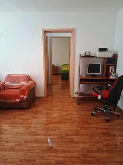 Apartament cu 2 camere semidecomandat în Titan