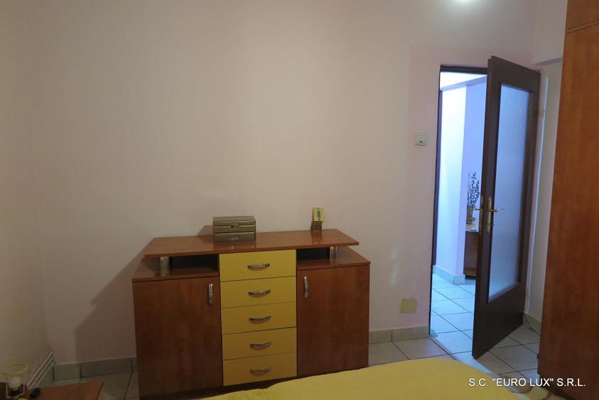 Apartament cu 4 camere semidecomandat în Micălaca