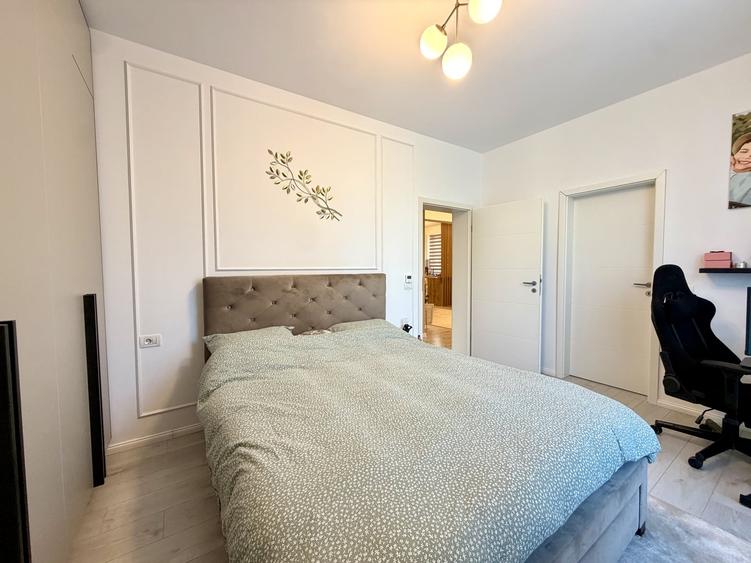 Apartament cu 3 camere semidecomandat, mobilat în Dumbrăvița
