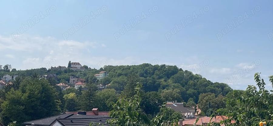 Casă cu 3 camere în Centrul Civic