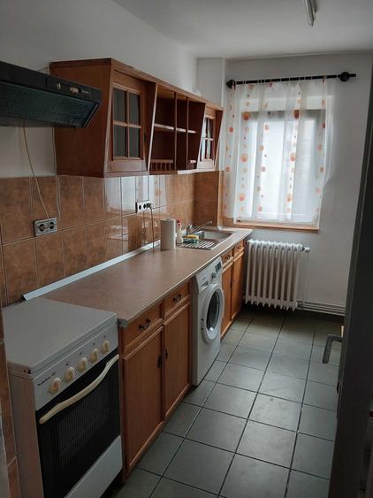 Apartament cu 3 camere semidecomandat în Hipodrom 3
