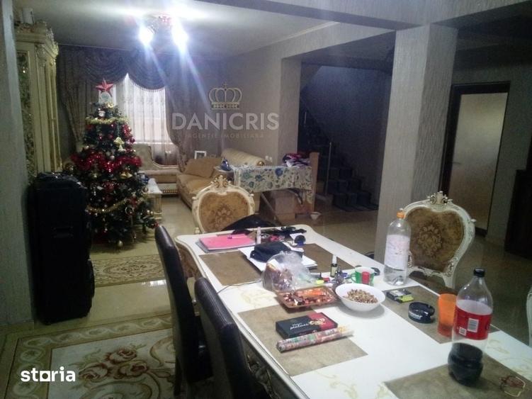 Casă cu 10 camere cu Teren 260 Mp în Coiciu