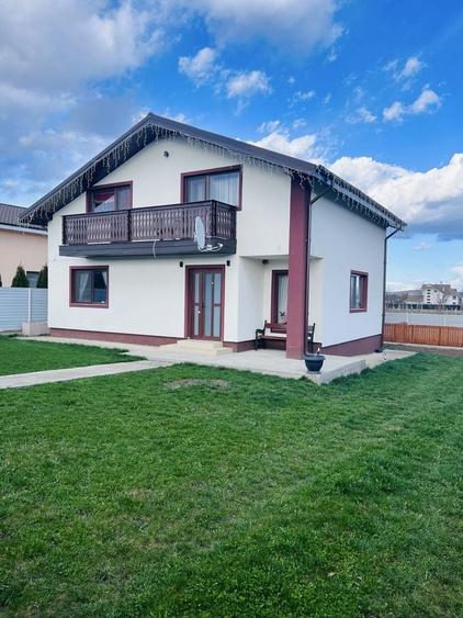 Casă cu 4 camere în Dobreni