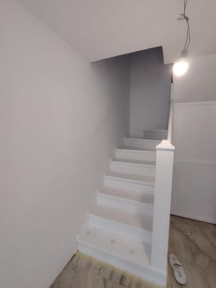 Casă individuală cu 5 camere cu Teren 400 Mp în Bucium