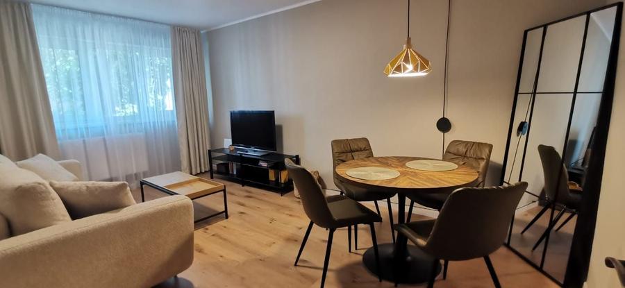 Apartament cu 3 camere decomandat în Gruia