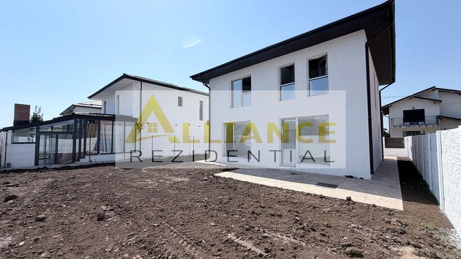 Casă individuală cu 5 camere cu Canalizare în Berceni