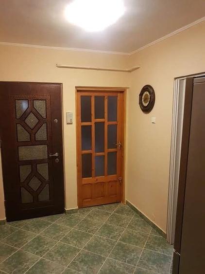 Apartament cu 2 camere decomandat în Nicolina
