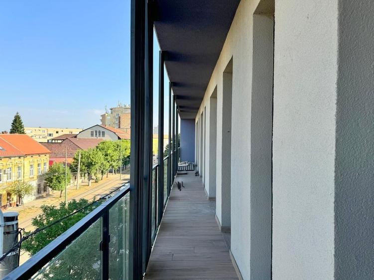 Birou, de 210 mp, în Central