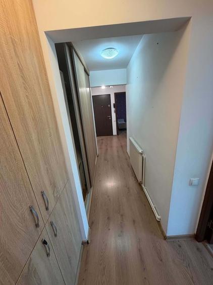 Apartament cu 3 camere decomandat în Exterior Vest