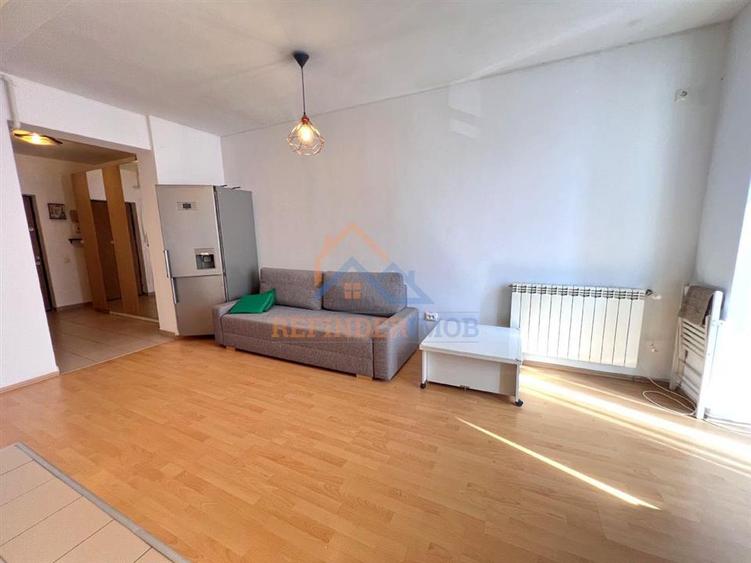 Apartament cu 3 camere decomandat, mobilat în Titan