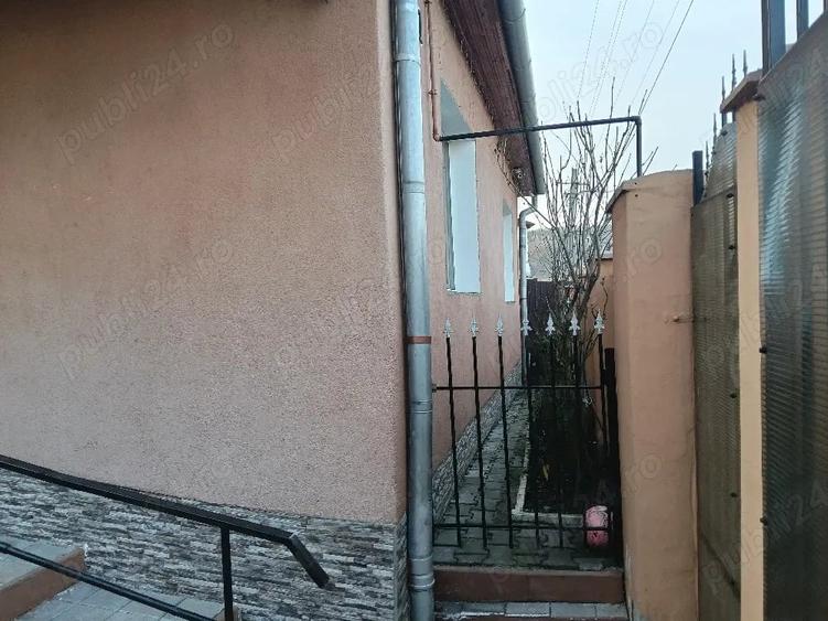 Casă cu 2 camere cu Teren 300 Mp în Central