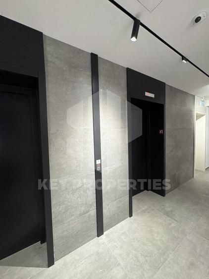 Apartament cu 4 camere decomandat în Aviației